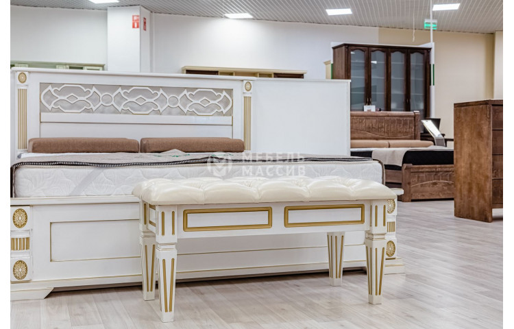 Банкетка с каретной стяжкой (белая эмаль с золотой патиной)