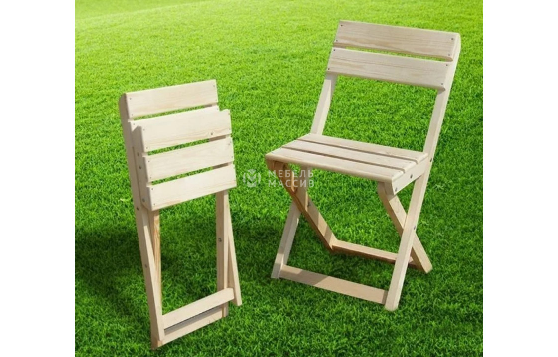 деревянные стулья для отдыха на природе